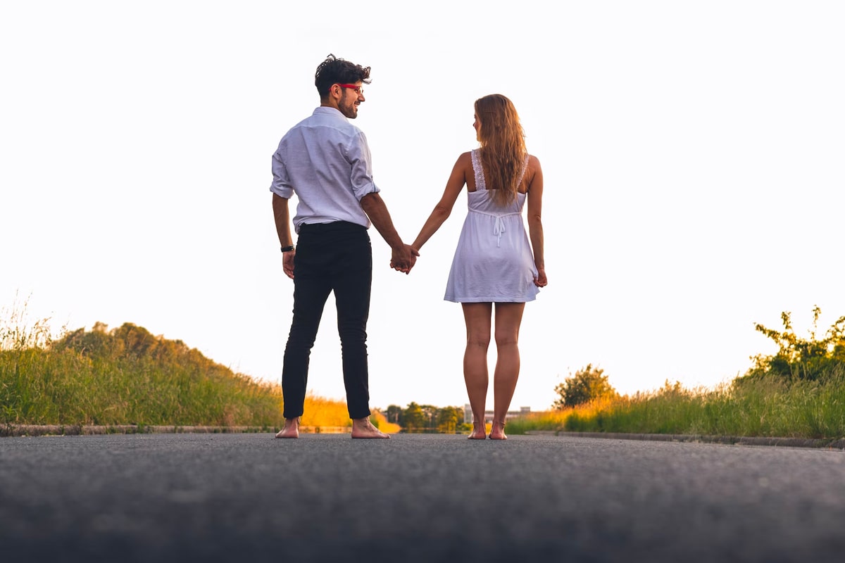 couple holding hands